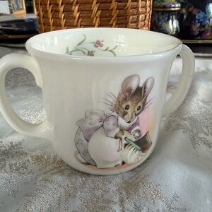 Beatrix Potter Royal Albert hunca munca mouse 2 handled mug